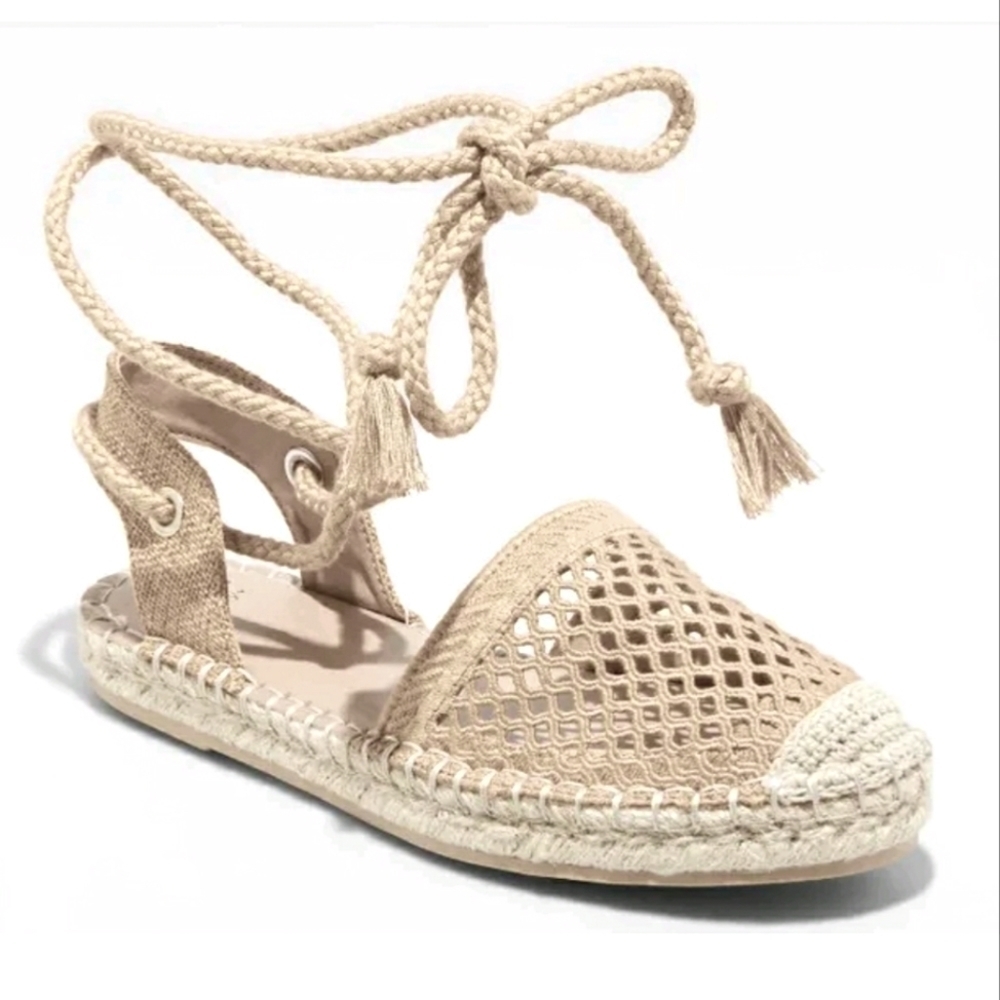 A new day, cream color, size 8 1/2